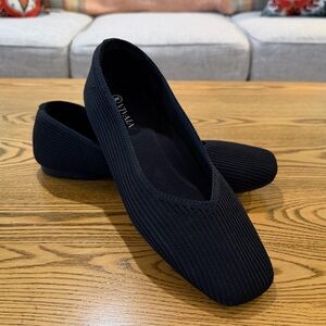 Vivaia ‘Margot’ Square-Toe V-Cut Flats, Black